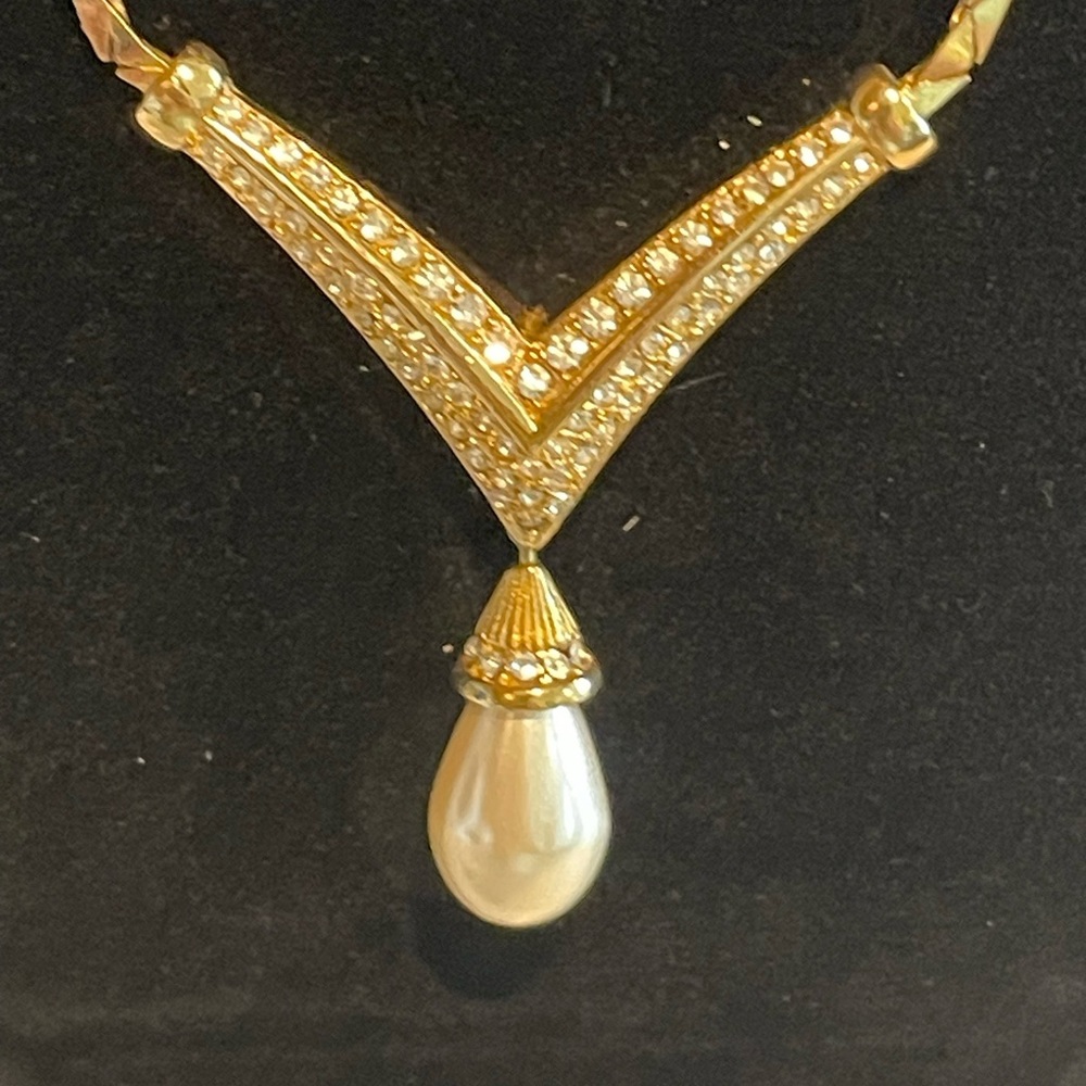 Gorgeous Christian Dior Necklace & Earring Set. Faux Pearl with rhinestones.